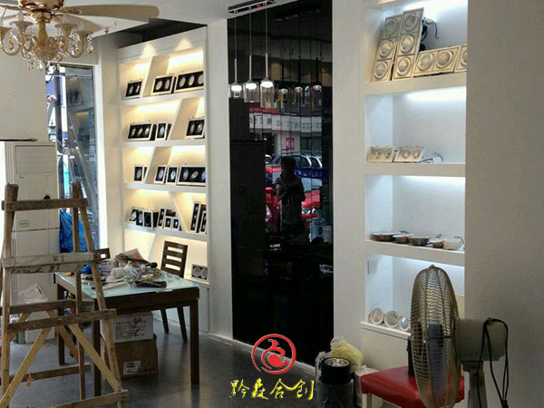 灯具店铺装修案例